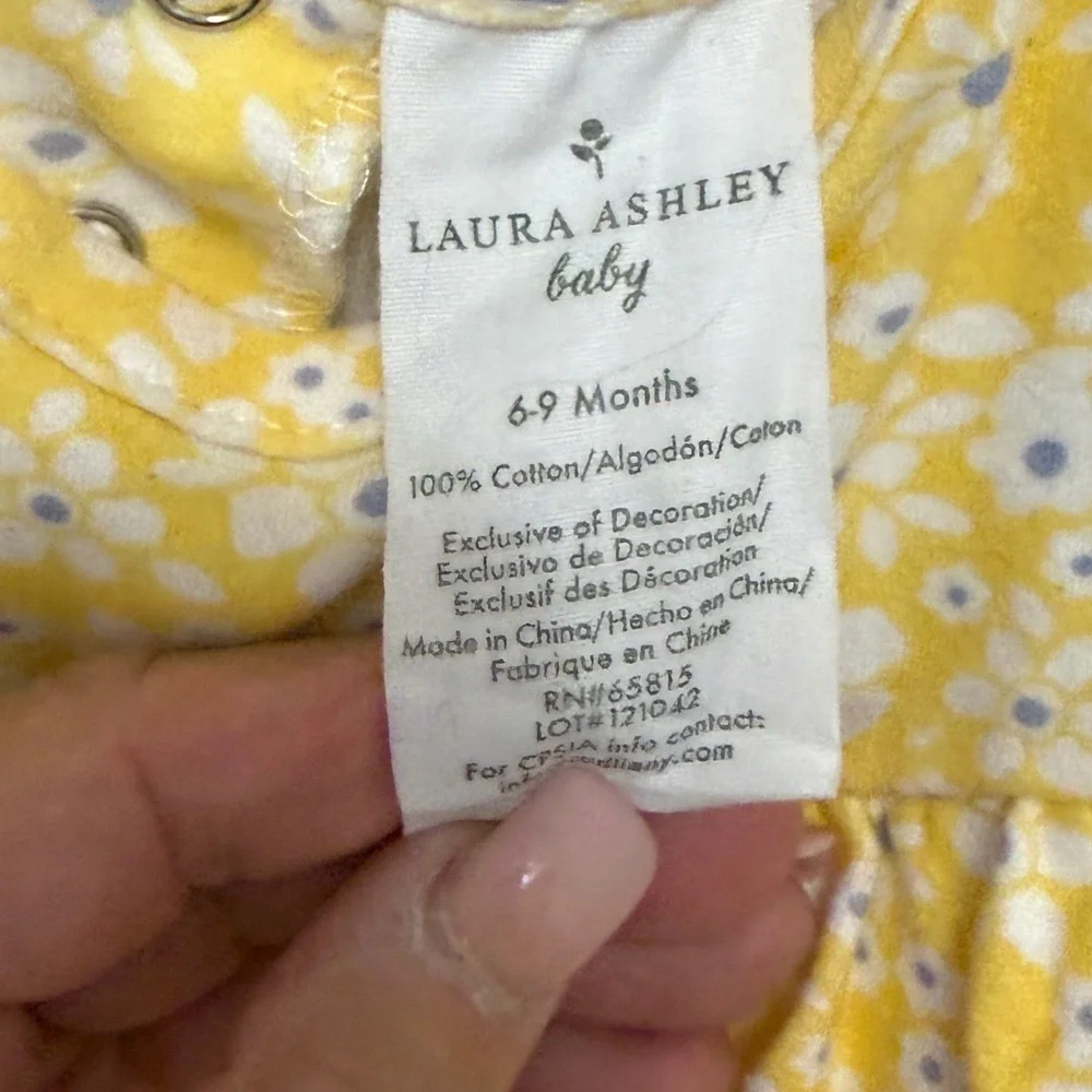 Laura Ashley Romper Floral Eyelet Lace 6-9 Months Yellow Excellent Jumpsuit